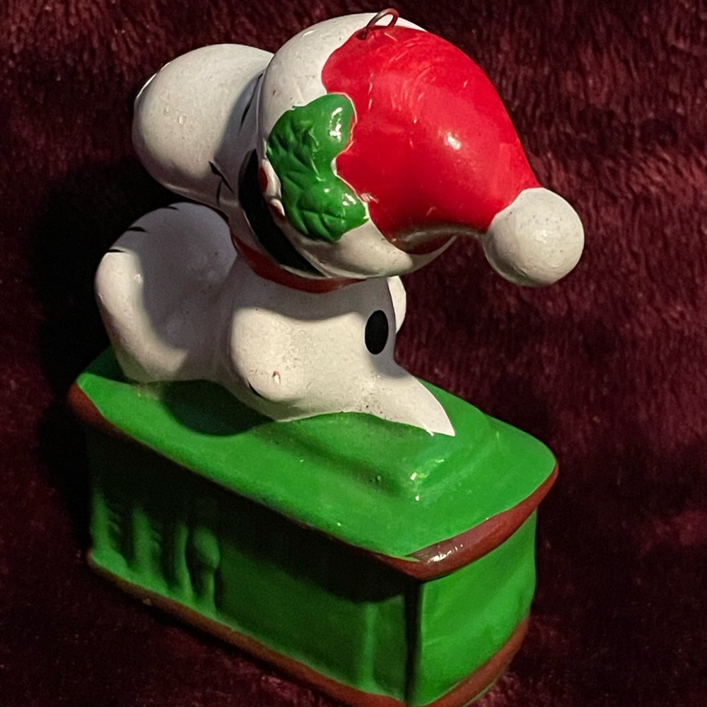 Vintage Snoopy Christmas ornament set - 3 pieces : 2 ornaments & a small stuffie - Picture 4 of 9